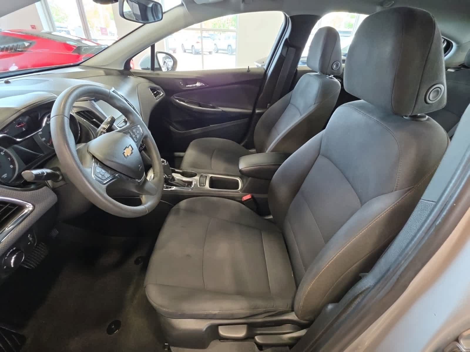 Used 2019 Chevrolet Cruze LS w/ LS Convenience Package FWD image 18