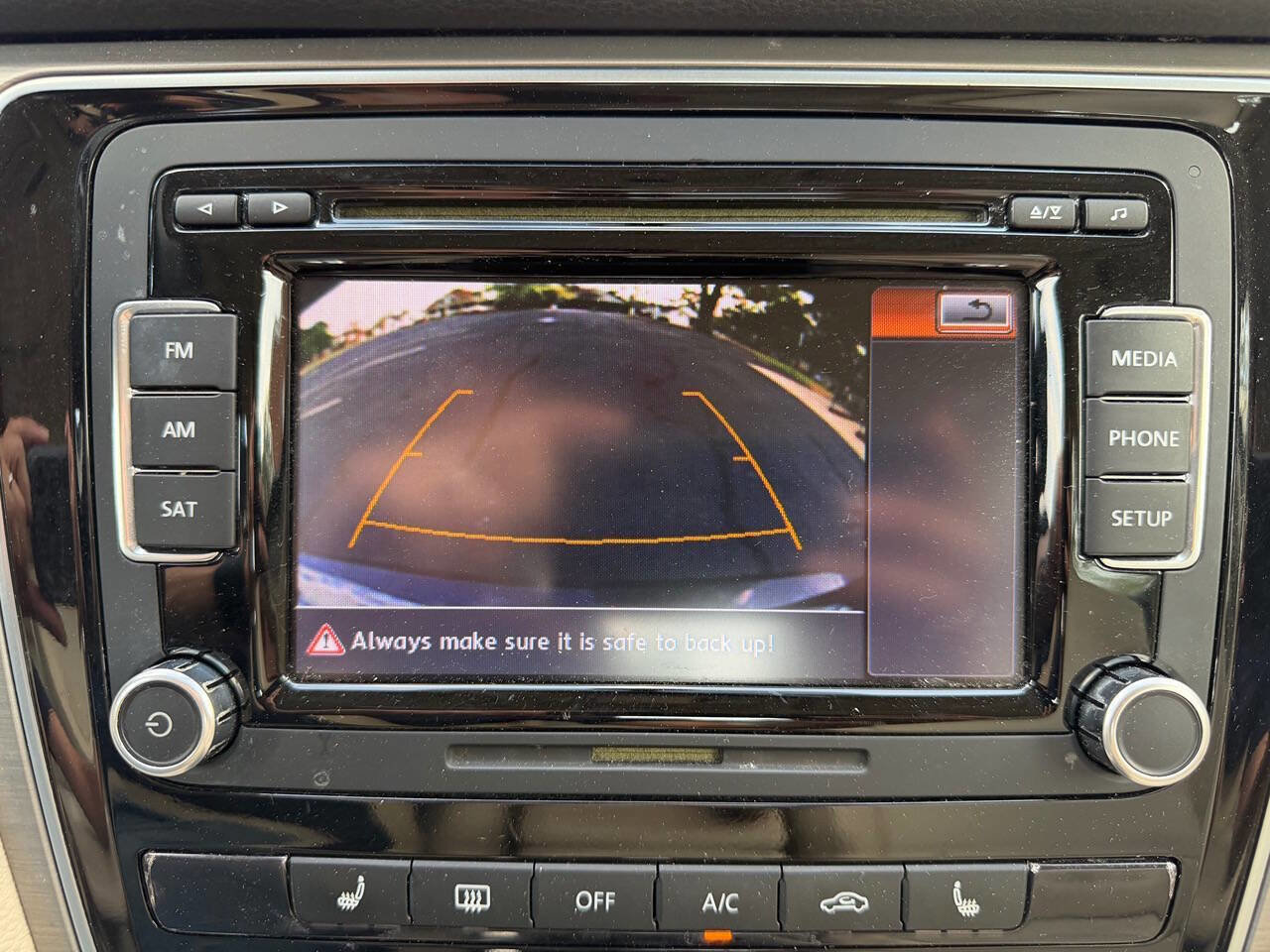 Used 2014 Volkswagen Passat 2.5 SE FWD image 18