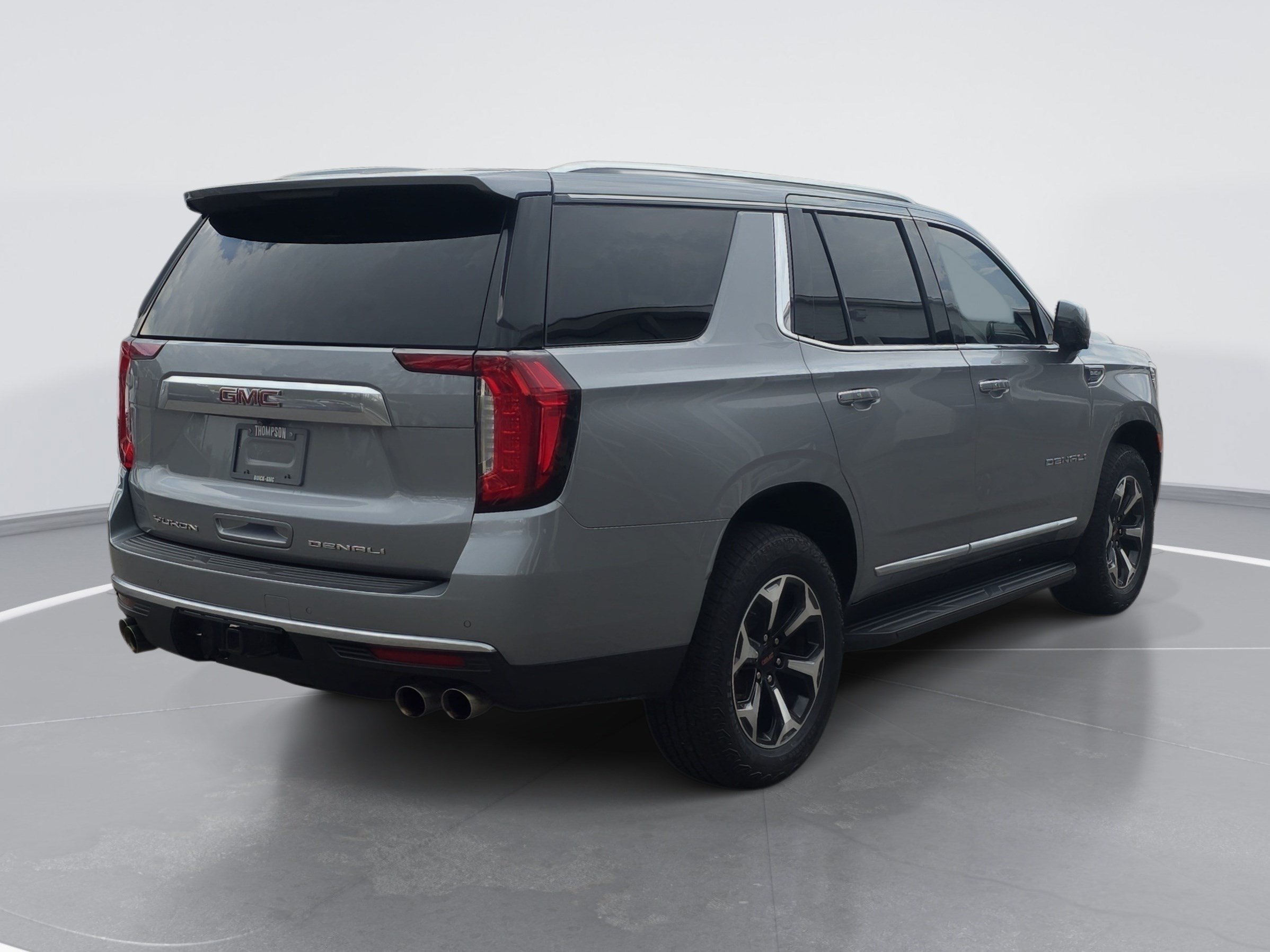 Used 2023 GMC Yukon Denali AWD/4WD image 3