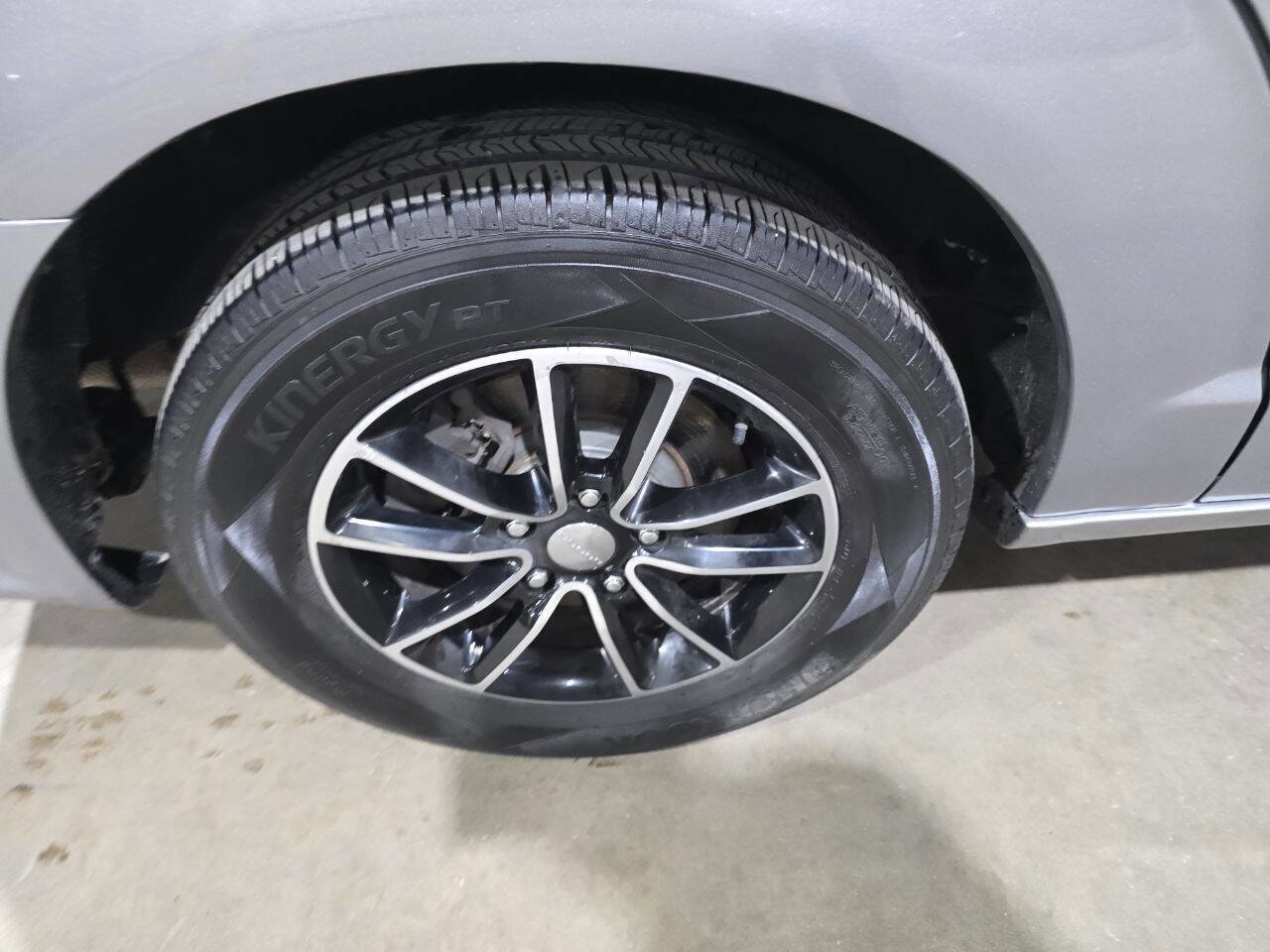 Used 2018 Dodge Grand Caravan GT FWD image 21