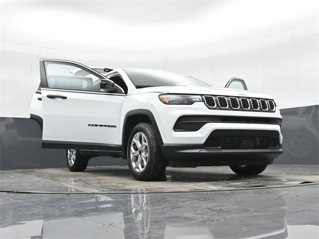 Used 2025 Jeep Compass Sport w/ Mopar Graphics Package image 51