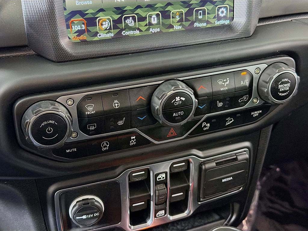 Used 2021 Jeep Wrangler Unlimited Sahara w/ Uconnect 4C Nav & Sound Group image 35