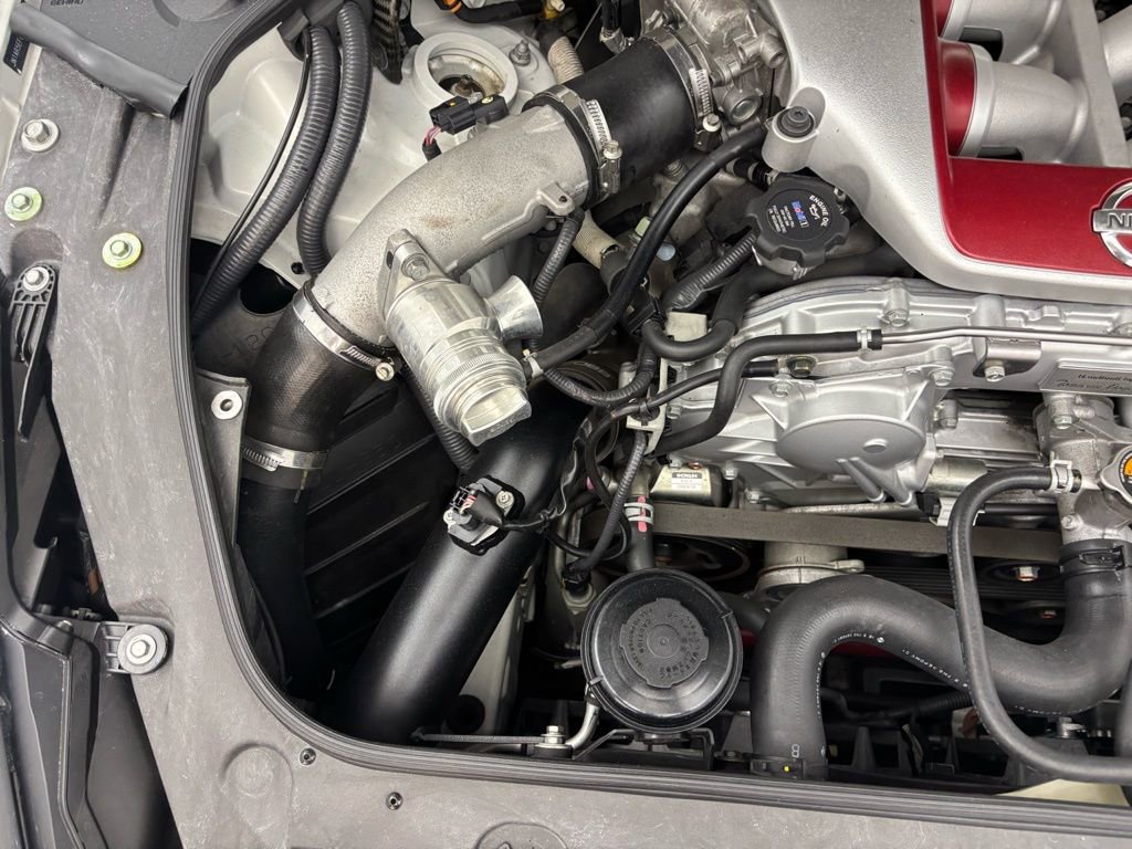 Used 2017 Nissan GT-R Premium w/ Premium Interior Package image 57