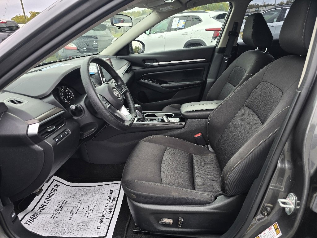 Used 2023 Nissan Altima 2.5 SV image 11