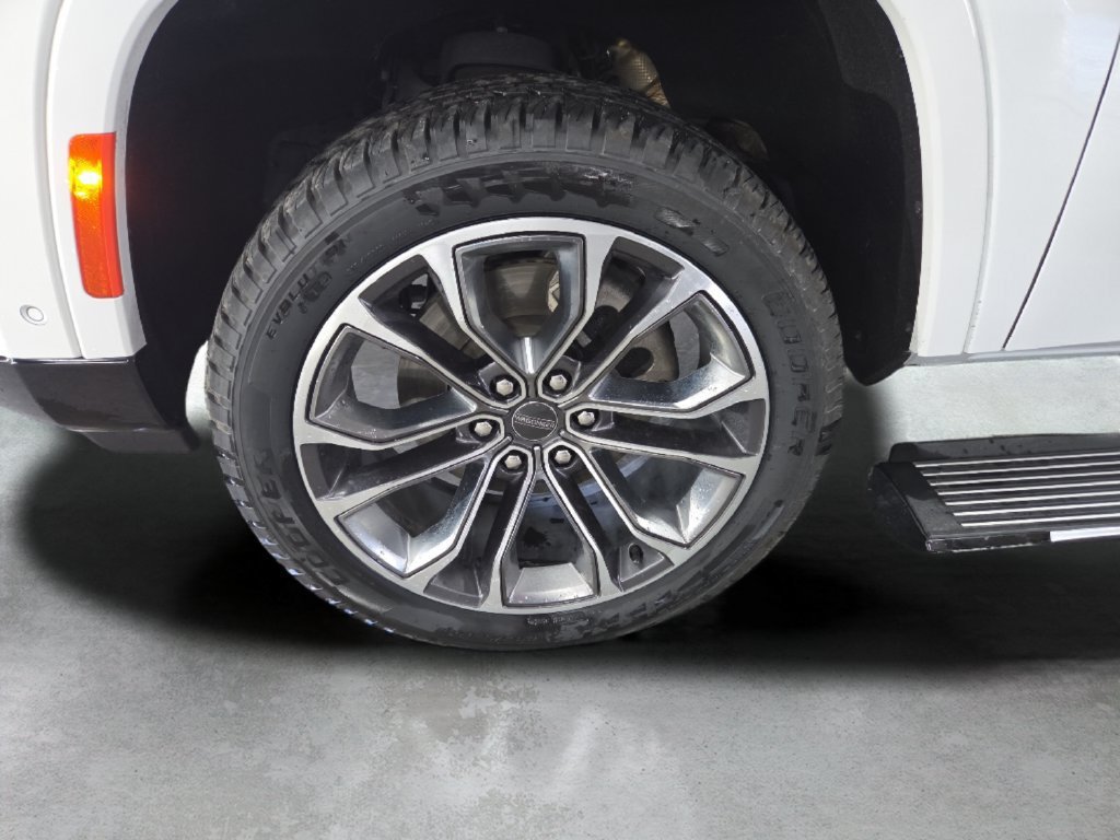 Used 2023 Jeep Grand Wagoneer Series III AWD/4WD image 52