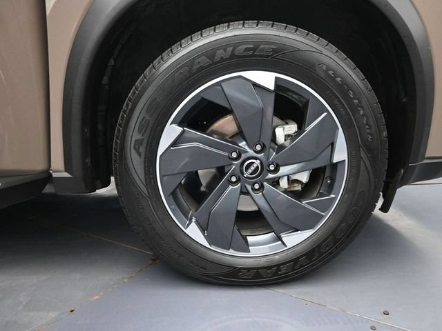Used 2025 Nissan Rogue SV AWD/4WD image 30