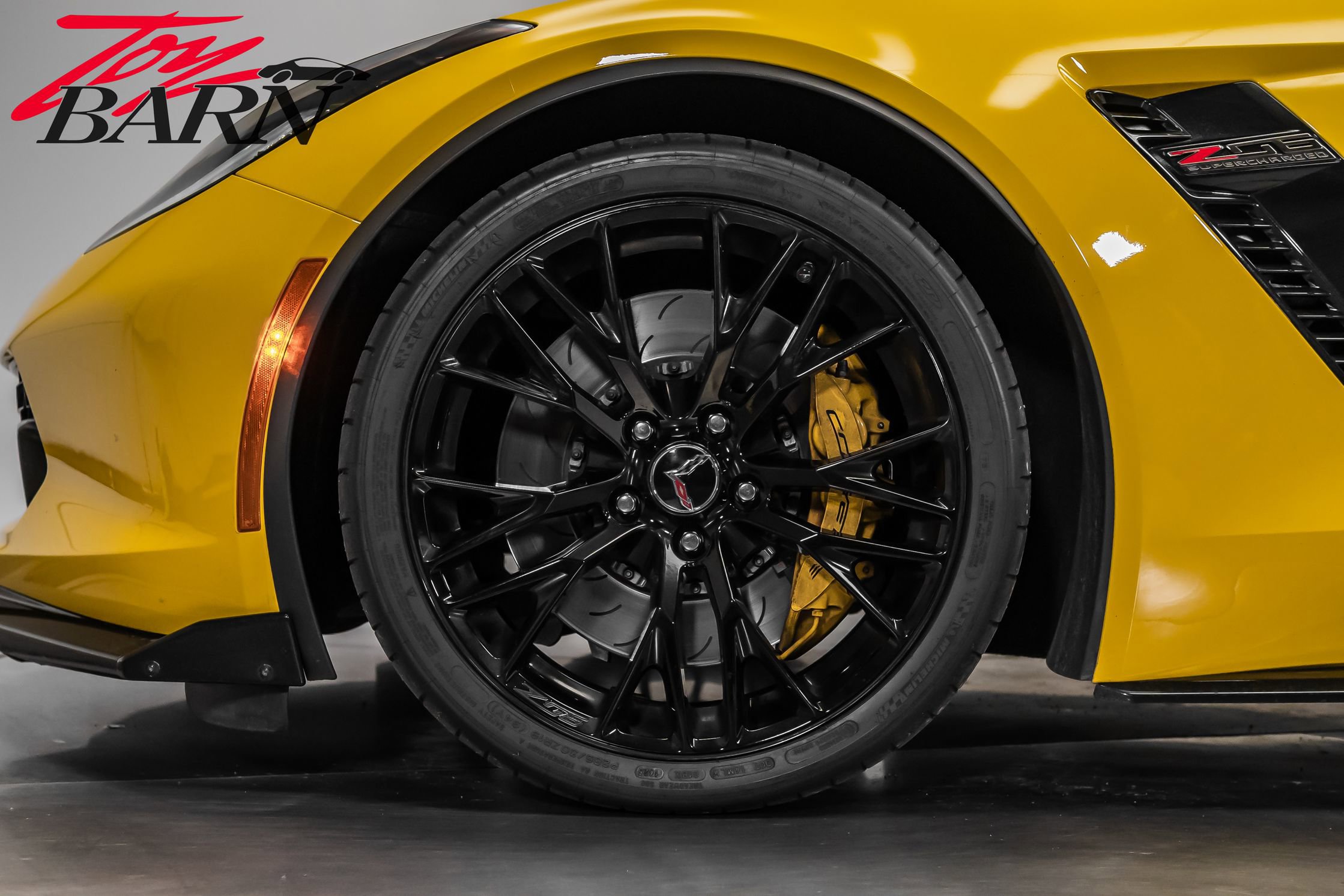 Used 2015 Chevrolet Corvette Z06 w/ 2LZ Preferred Equipment Group image 23