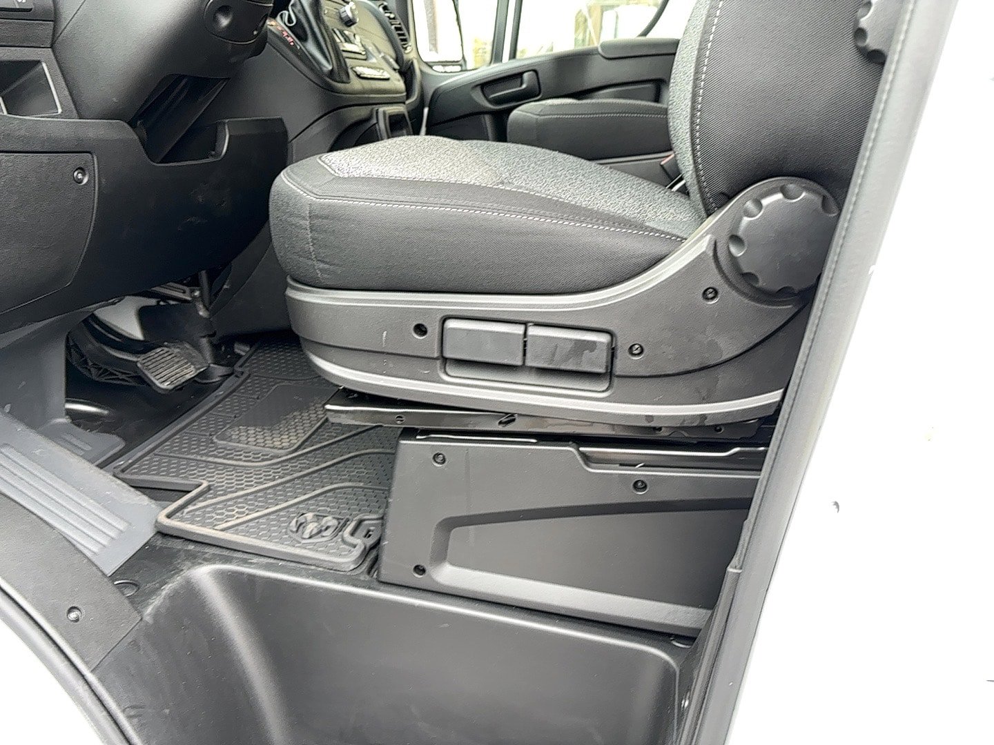New 2026 RAM ProMaster 1500 w/ Convenience Group FWD image 15
