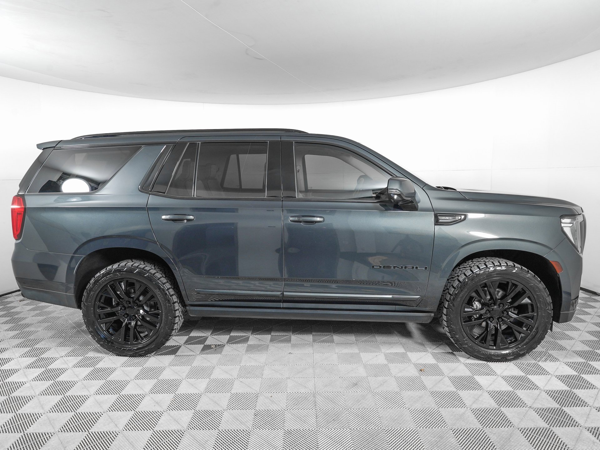 Used 2021 GMC Yukon Denali image 4