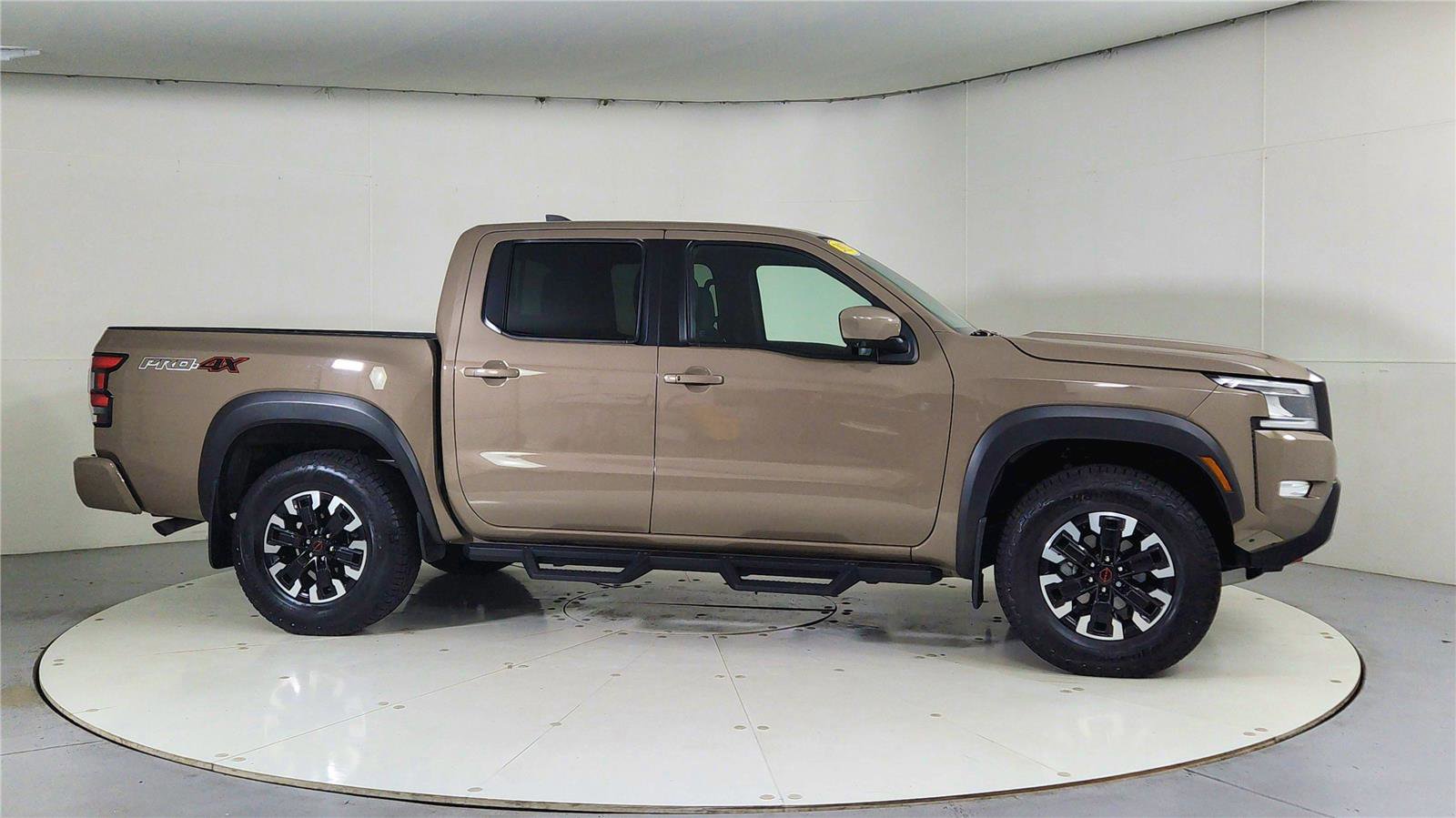 Used 2023 Nissan Frontier PRO-4X w/ Pro Convenience Package image 8