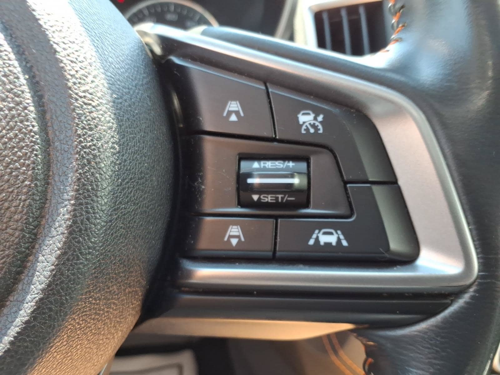 Used 2019 Subaru Crosstrek 2.0i Limited w/ Moonroof Package w/Navigation AWD/4WD image 17