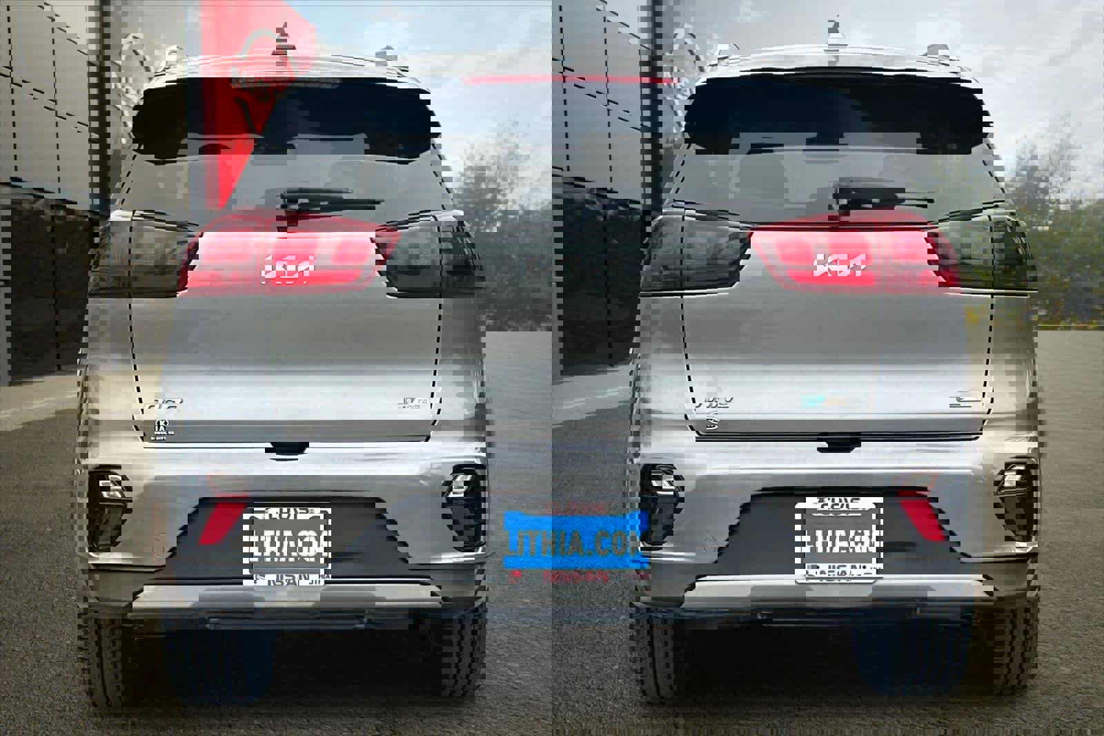 Used 2022 Kia Niro LXS image 8