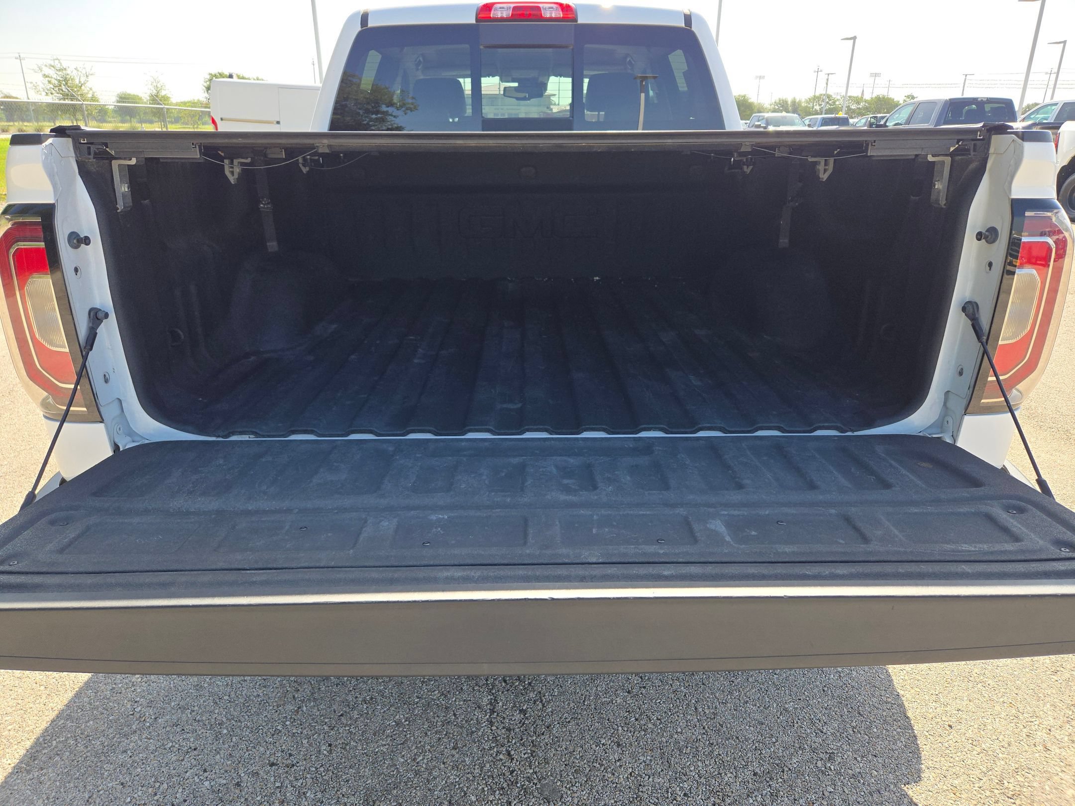 Used 2018 GMC Sierra 1500 SLT w/ Enhanced Driver Alert Package RWD image 25