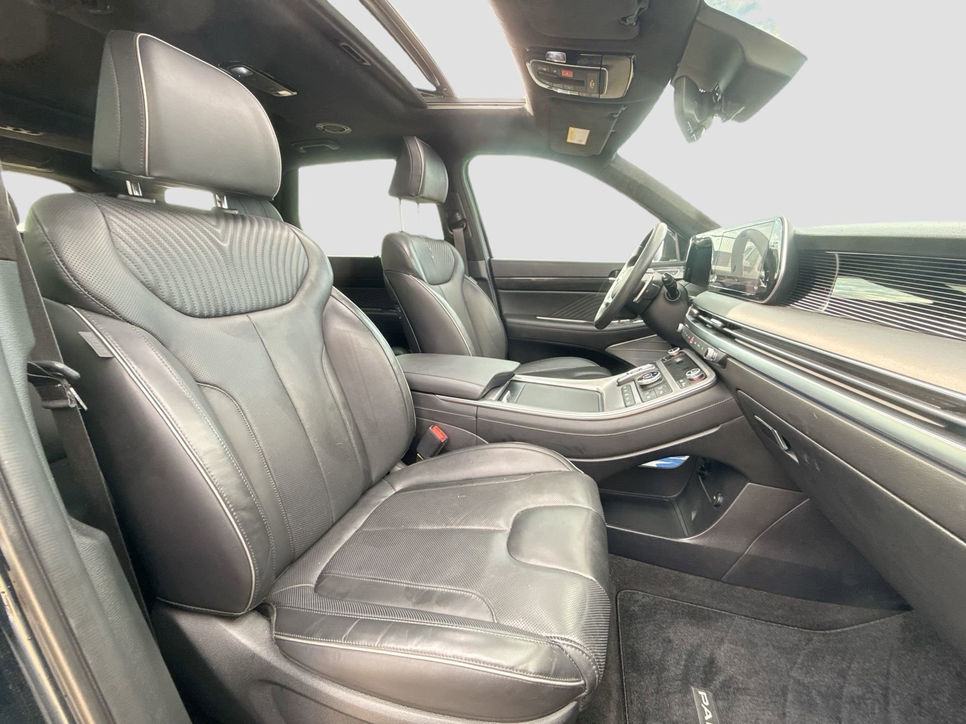 Used 2024 Hyundai Palisade Calligraphy image 32