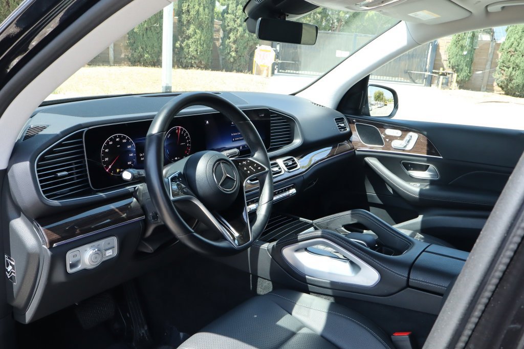 Used 2025 Mercedes-Benz GLE 450e 4MATIC image 16