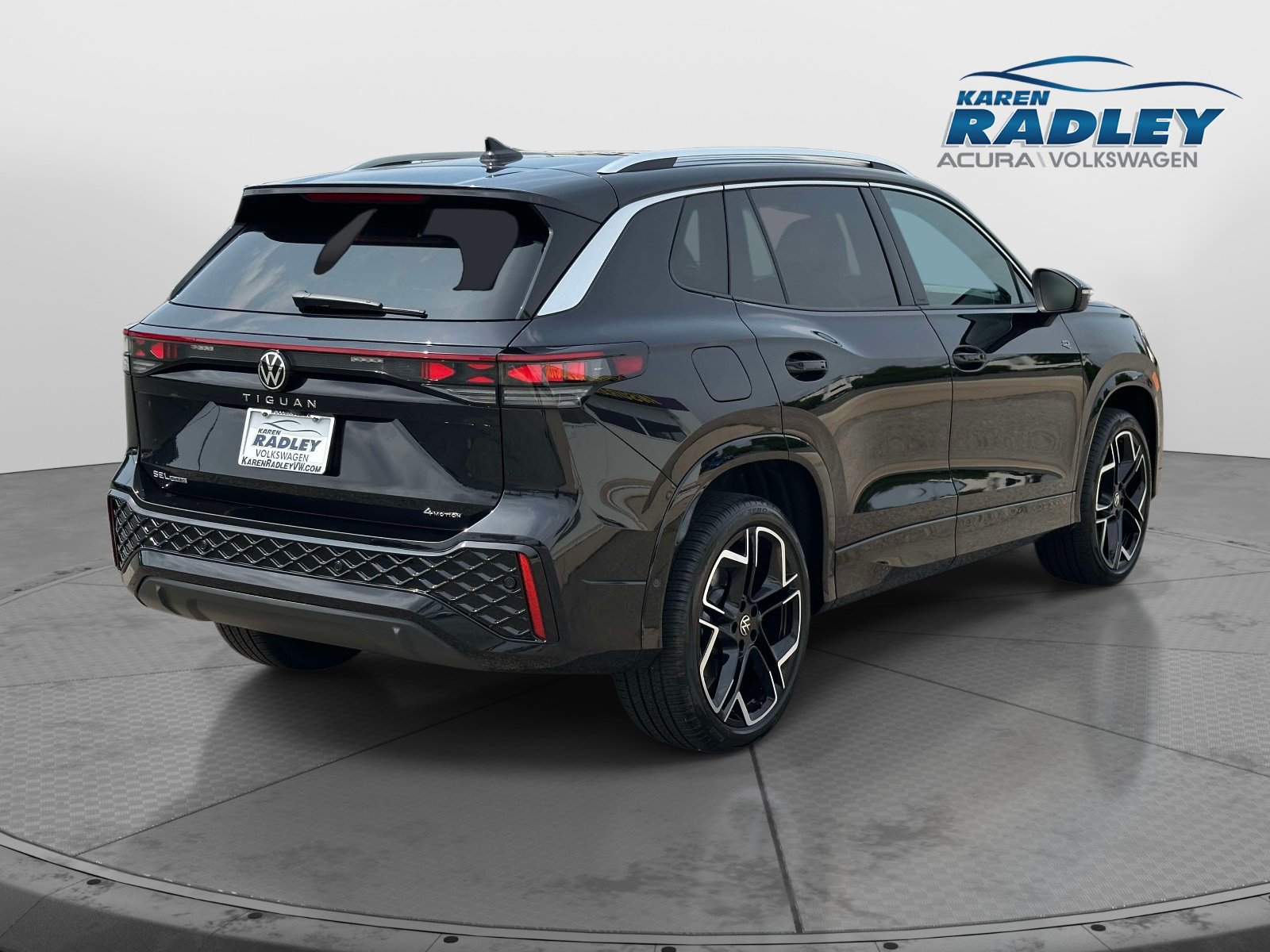 Certified 2026 Volkswagen Tiguan SEL R-Line AWD/4WD image 2