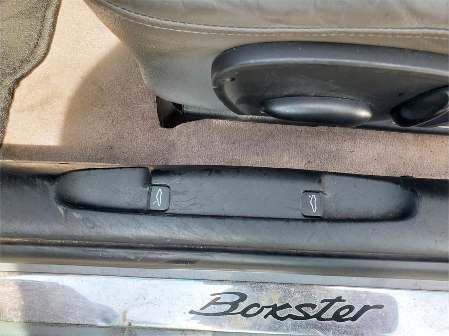 Used 2002 Porsche Boxster RWD image 14