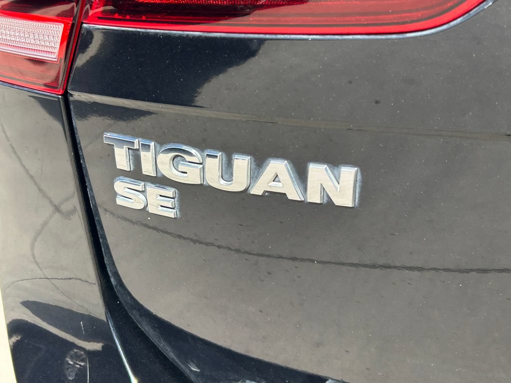 Used 2021 Volkswagen Tiguan SE R-Line FWD image 13