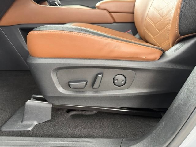 Used 2023 Nissan Pathfinder Platinum AWD/4WD image 10