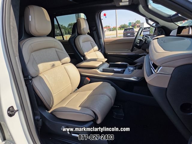 New 2026 Lincoln Navigator Black Label AWD/4WD image 14