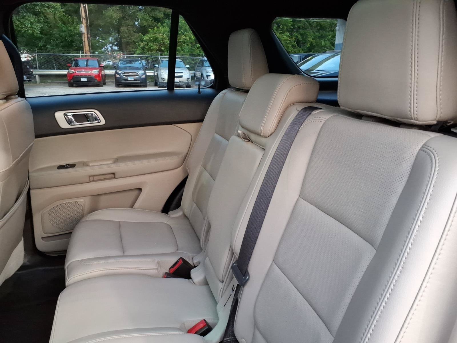 Used 2014 Ford Explorer Limited w/ Equipment Group 302A AWD/4WD image 15