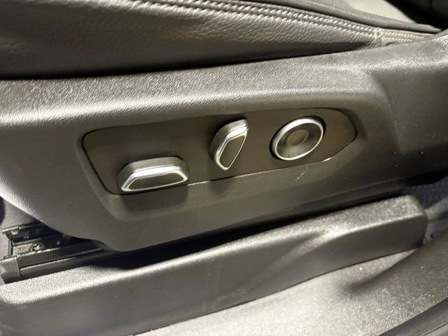 Used 2023 GMC Yukon XL Denali w/ Denali Reserve Package image 21