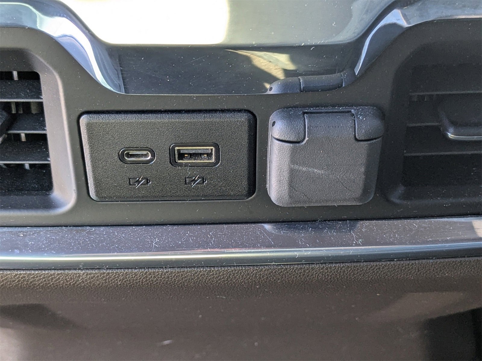 Used 2020 GMC Sierra 1500 Elevation w/ Elevation Value Package image 15