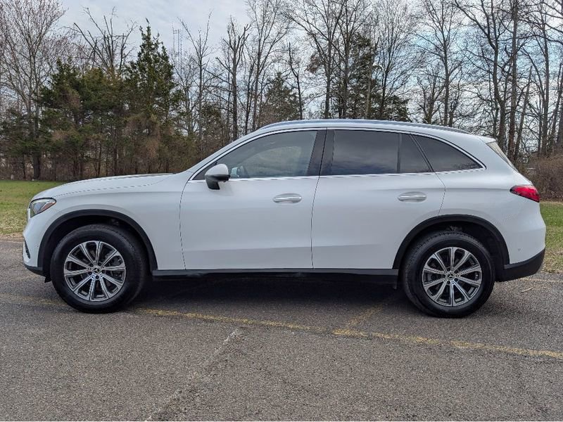 Used 2024 Mercedes-Benz GLC 300 4MATIC image 8