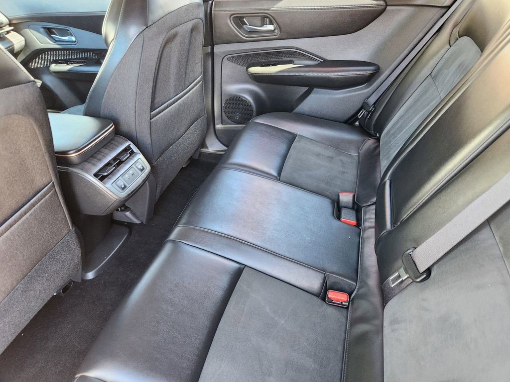 Used 2023 Nissan Ariya AWD image 25