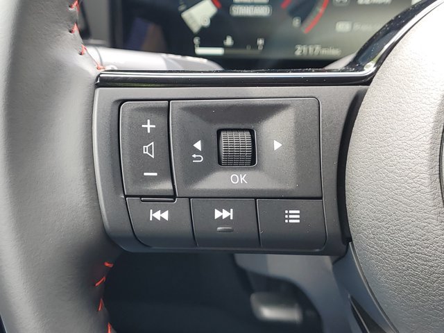 Certified 2026 Nissan Kicks SR FWD image 8