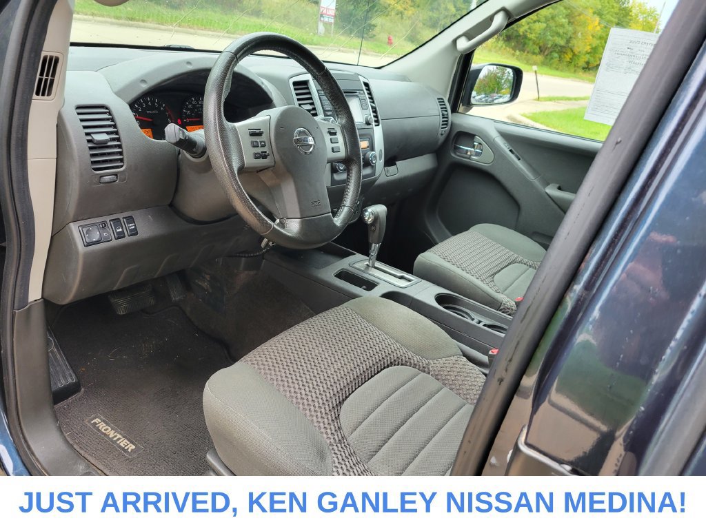 Used 2016 Nissan Frontier SV w/ SV Value Truck Package AWD/4WD image 10