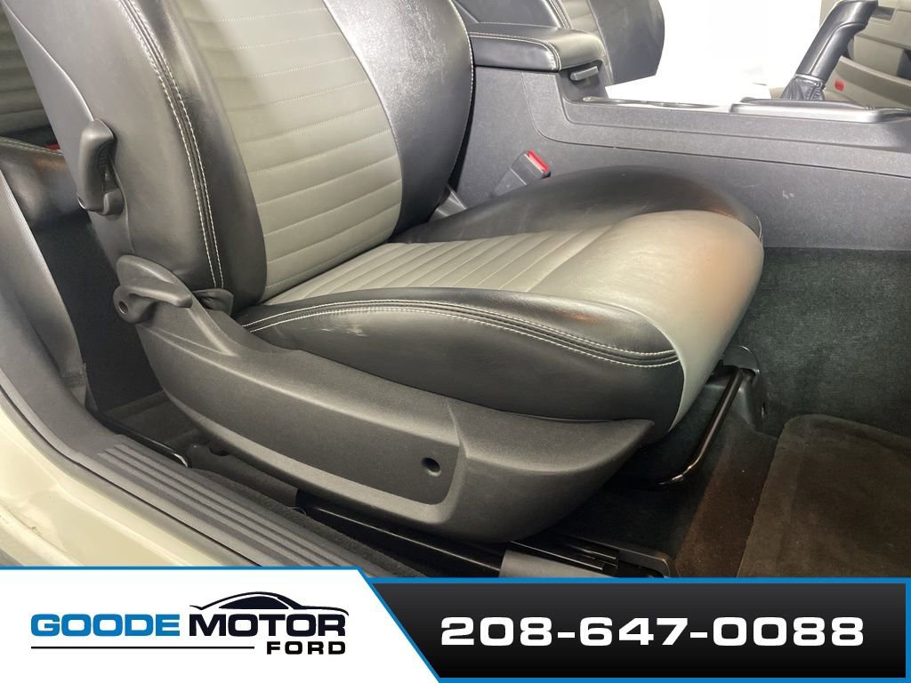 Used 2009 Dodge Challenger R/T image 19