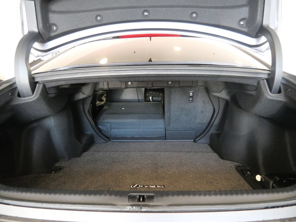 Used 2017 Lexus RC 200t F Sport RWD image 28