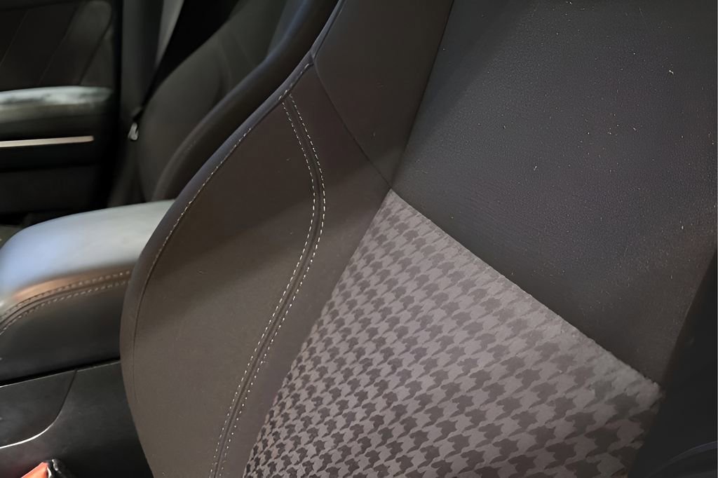 Used 2023 Dodge Charger SXT image 16