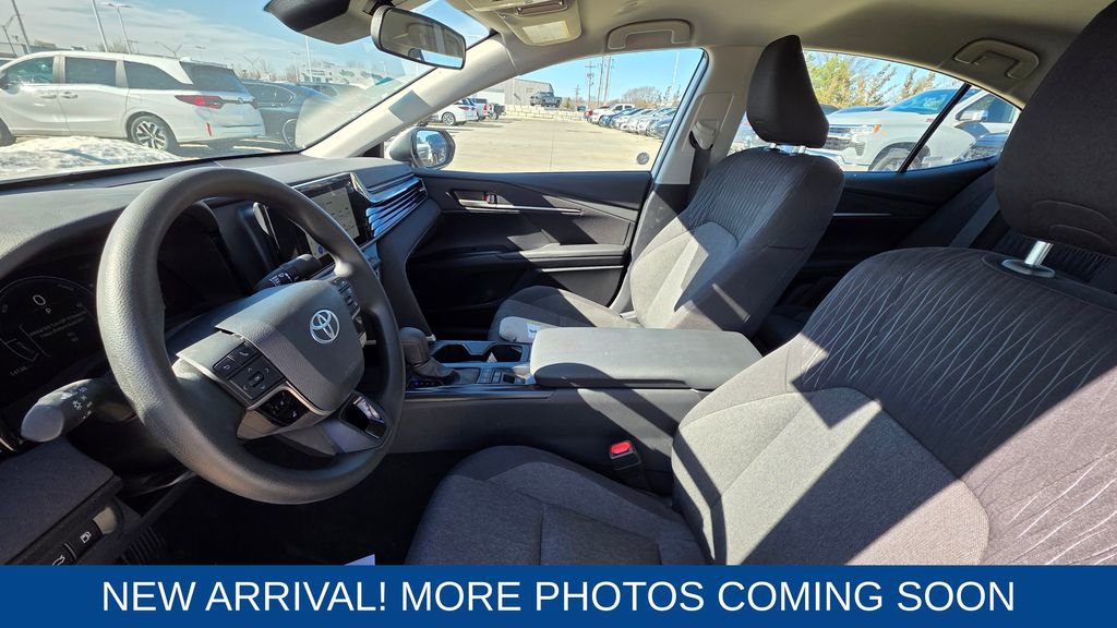 Used 2025 Toyota Camry LE image 11