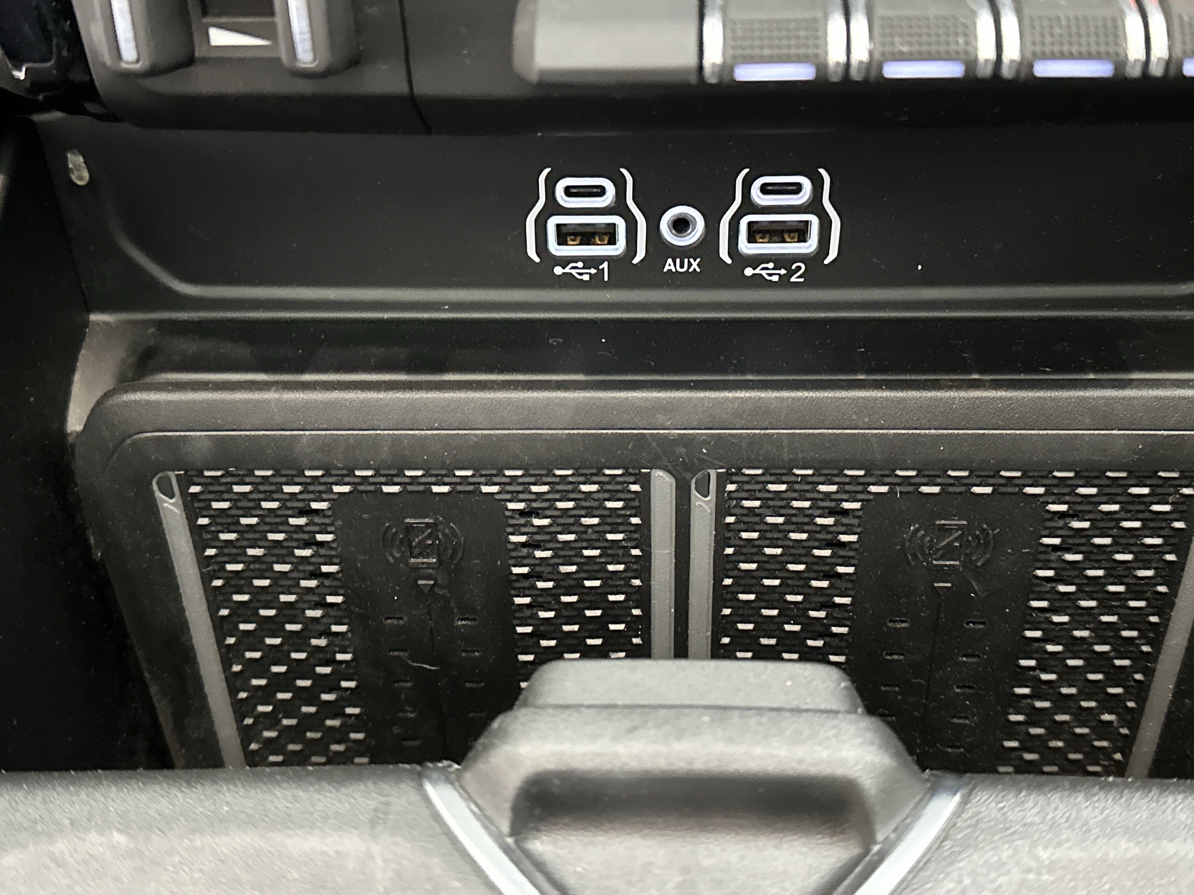 Used 2025 RAM 2500 Laramie AWD/4WD image 45