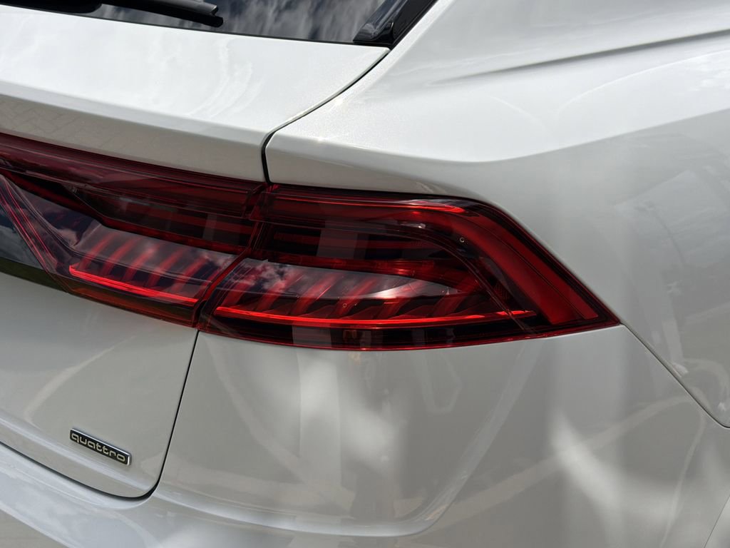 Used 2021 Audi Q8 Prestige AWD/4WD image 10