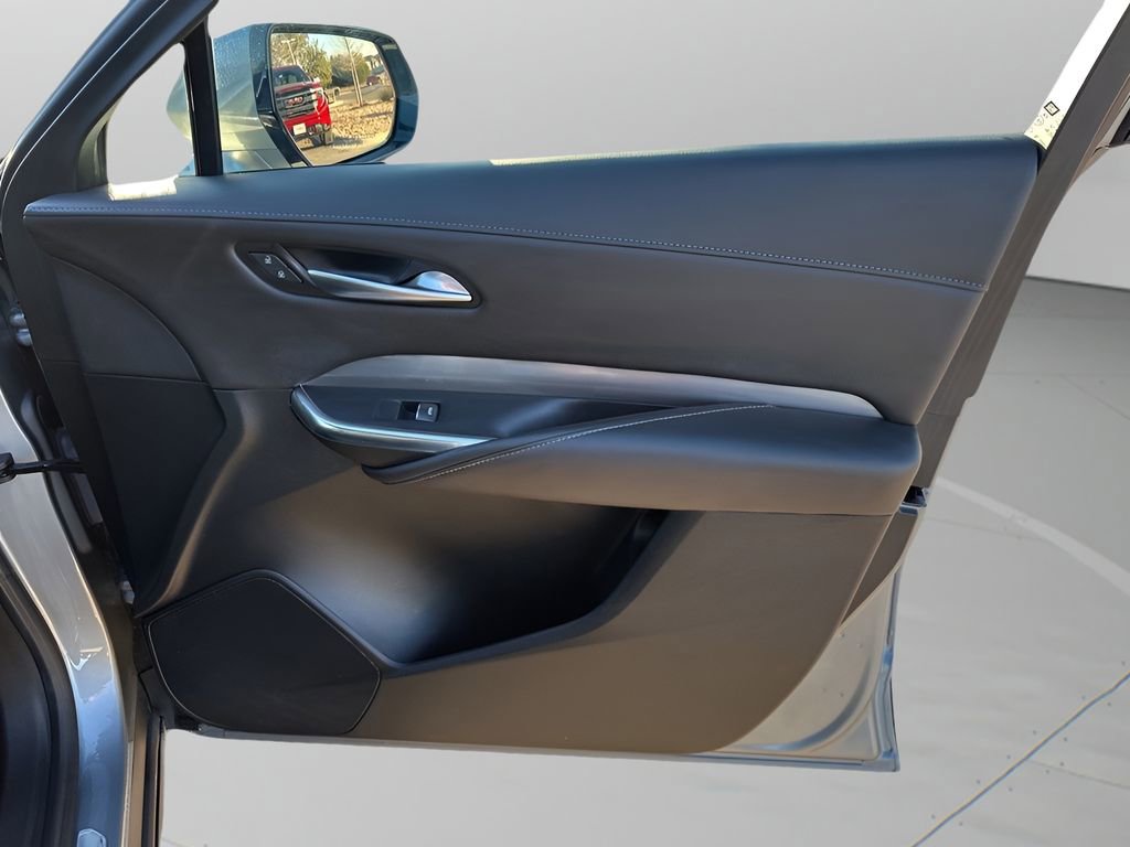 Used 2024 Cadillac XT4 Premium Luxury image 13