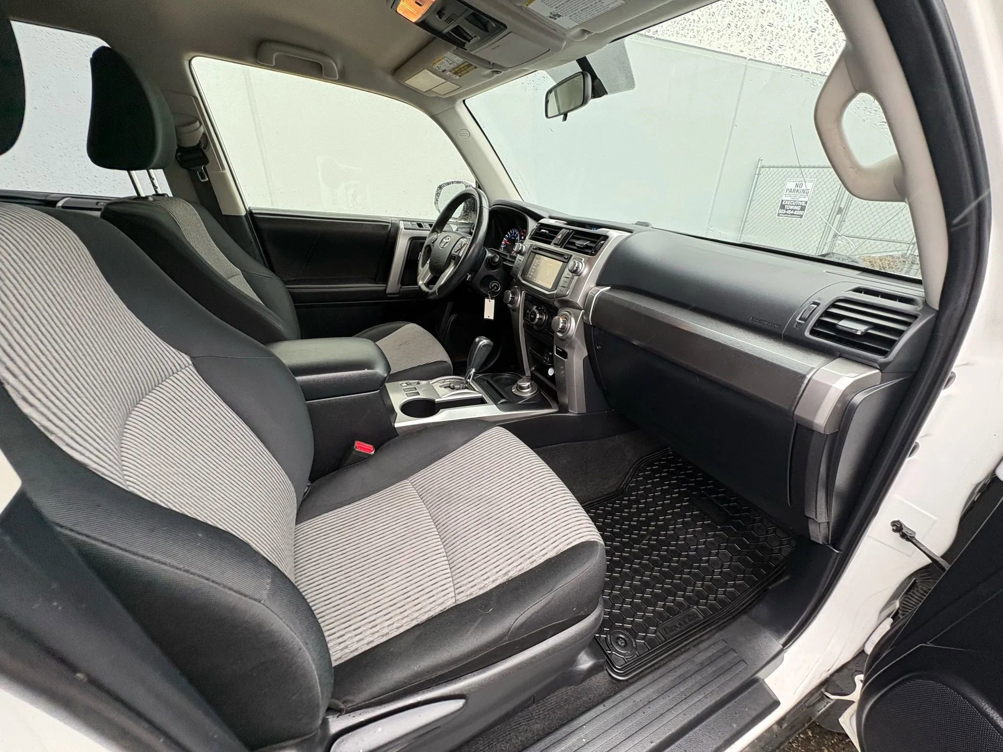 Used 2015 Toyota 4Runner SR5 image 26