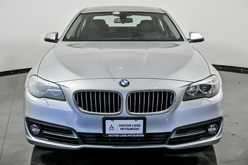 Used 2015 BMW 528i xDrive Sedan AWD/4WD image 4
