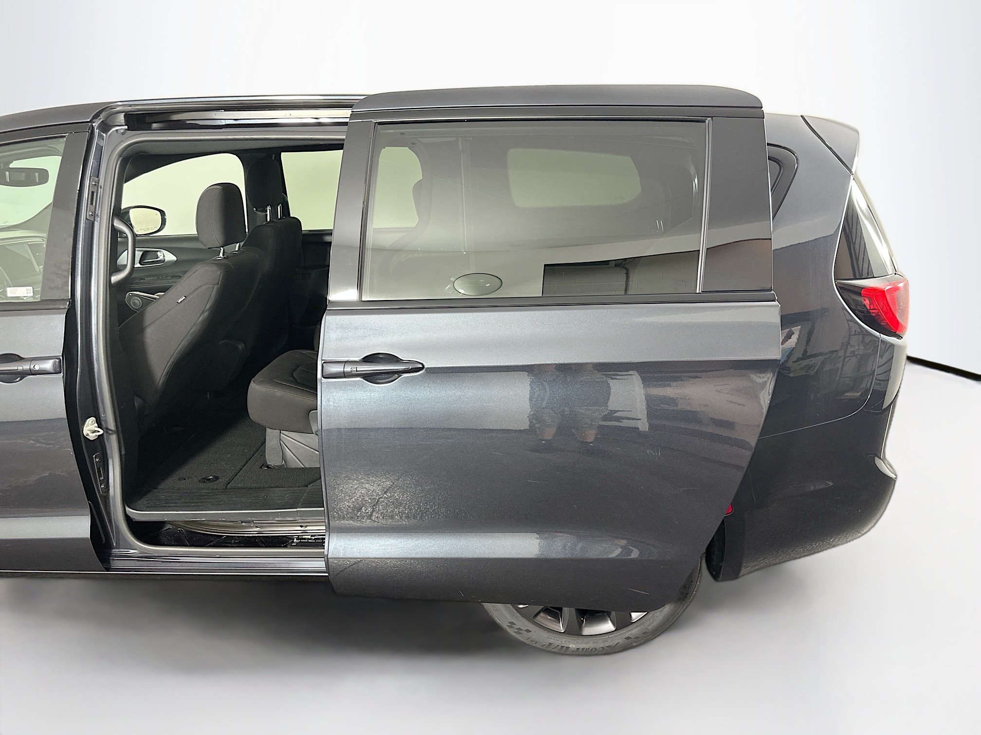 Used 2020 Chrysler Pacifica Touring w/ S Appearance Package FWD image 26