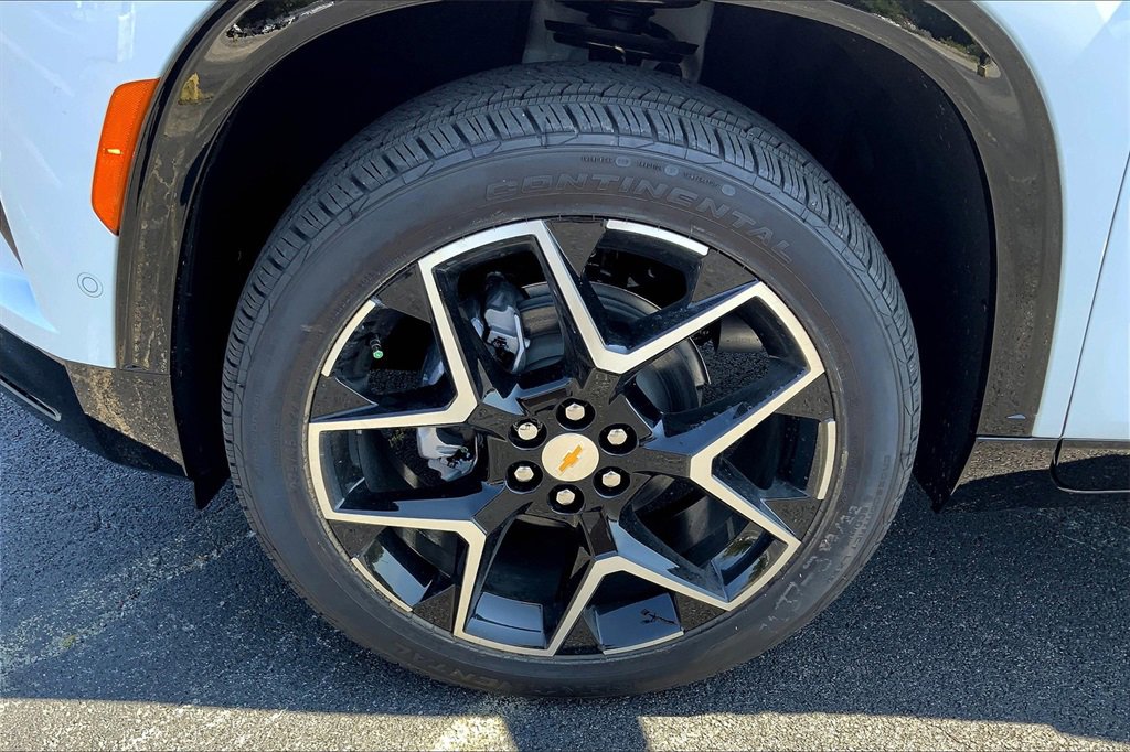New 2026 Chevrolet Traverse High Country w/ LPO, Floor Liner Package image 13