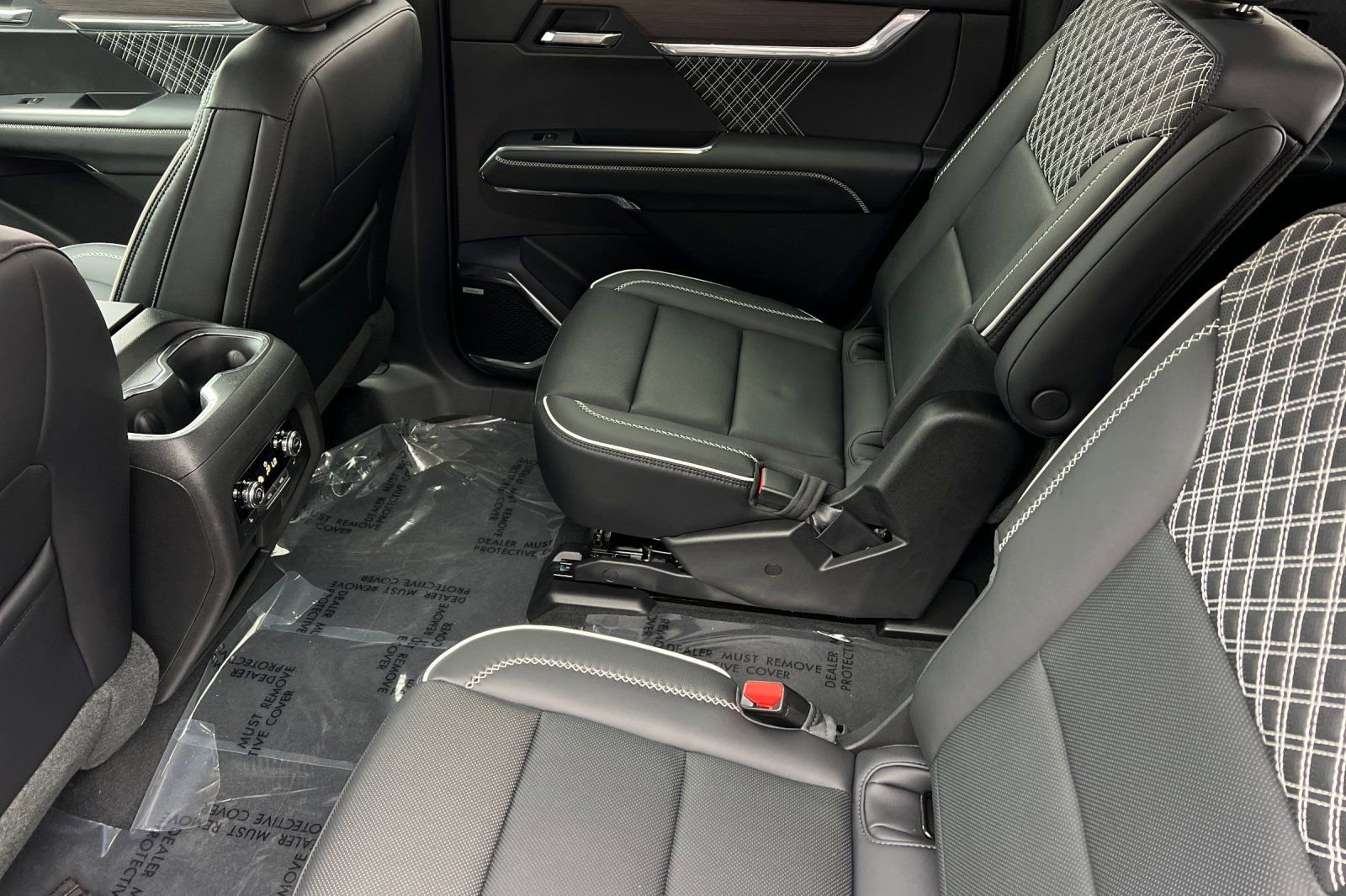 New 2026 GMC Acadia Denali w/ Super Cruise Package FWD image 10