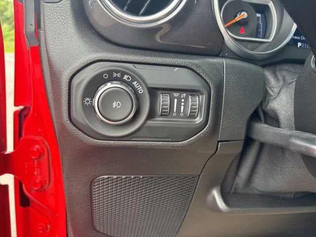 Used 2021 Jeep Wrangler Unlimited Sahara AWD/4WD image 33