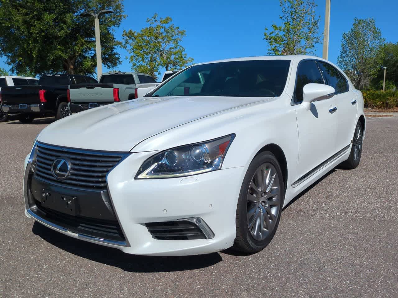 Used 2014 Lexus LS 460 w/ Comfort Package RWD image 2