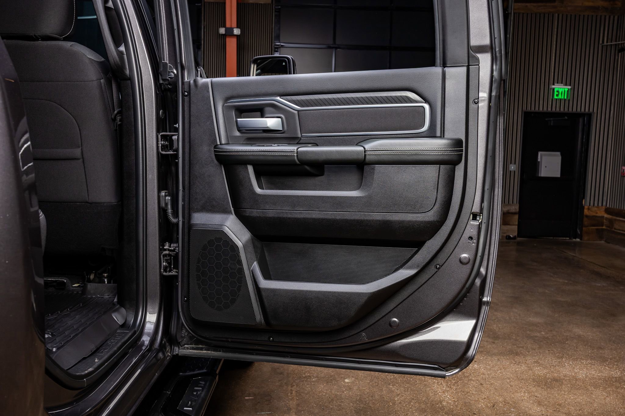 Used 2025 RAM 3500 Big Horn AWD/4WD image 39