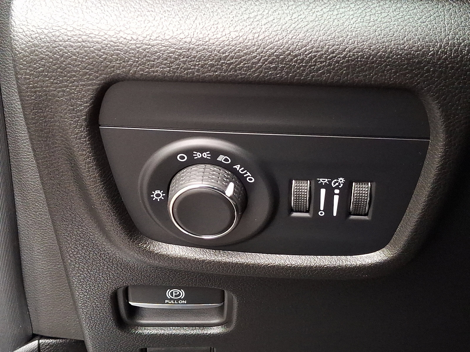 Certified 2023 Jeep Grand Cherokee L Laredo image 24