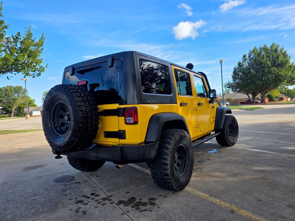 Used 2015 Jeep Wrangler Unlimited Sport w/ Quick Order Package 24S AWD/4WD image 12