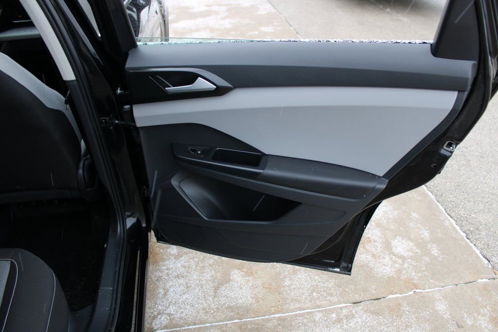 Certified 2023 Volkswagen Taos S image 22