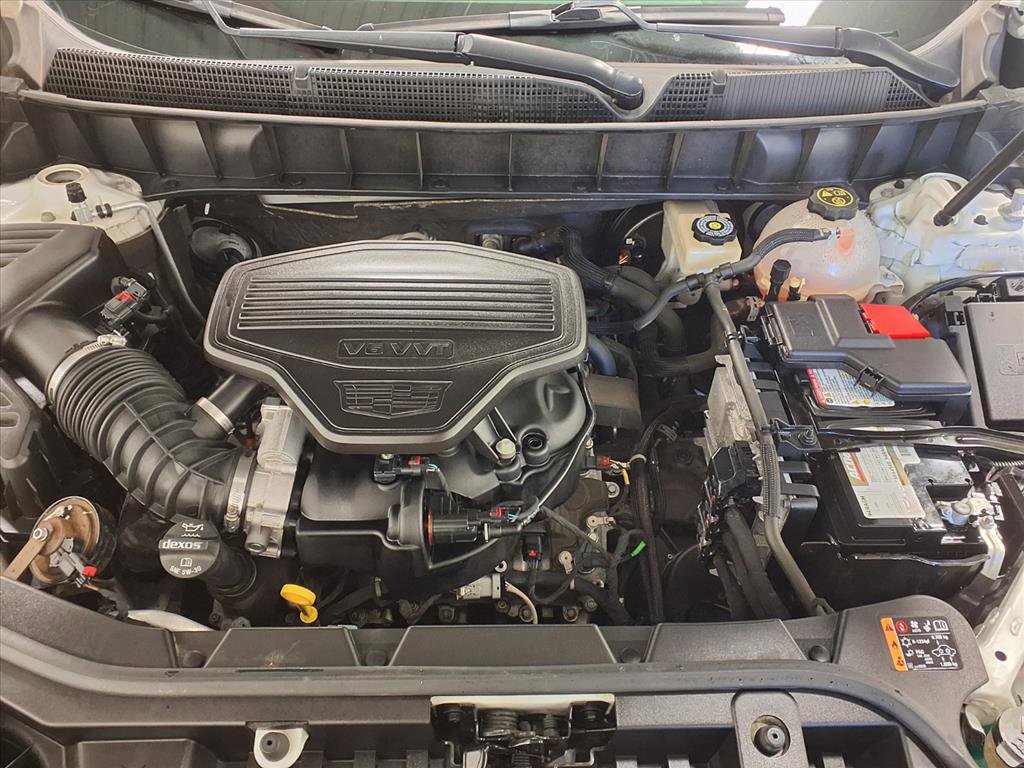 Used 2018 Cadillac XT5 Platinum w/ Driver Assist Package image 29